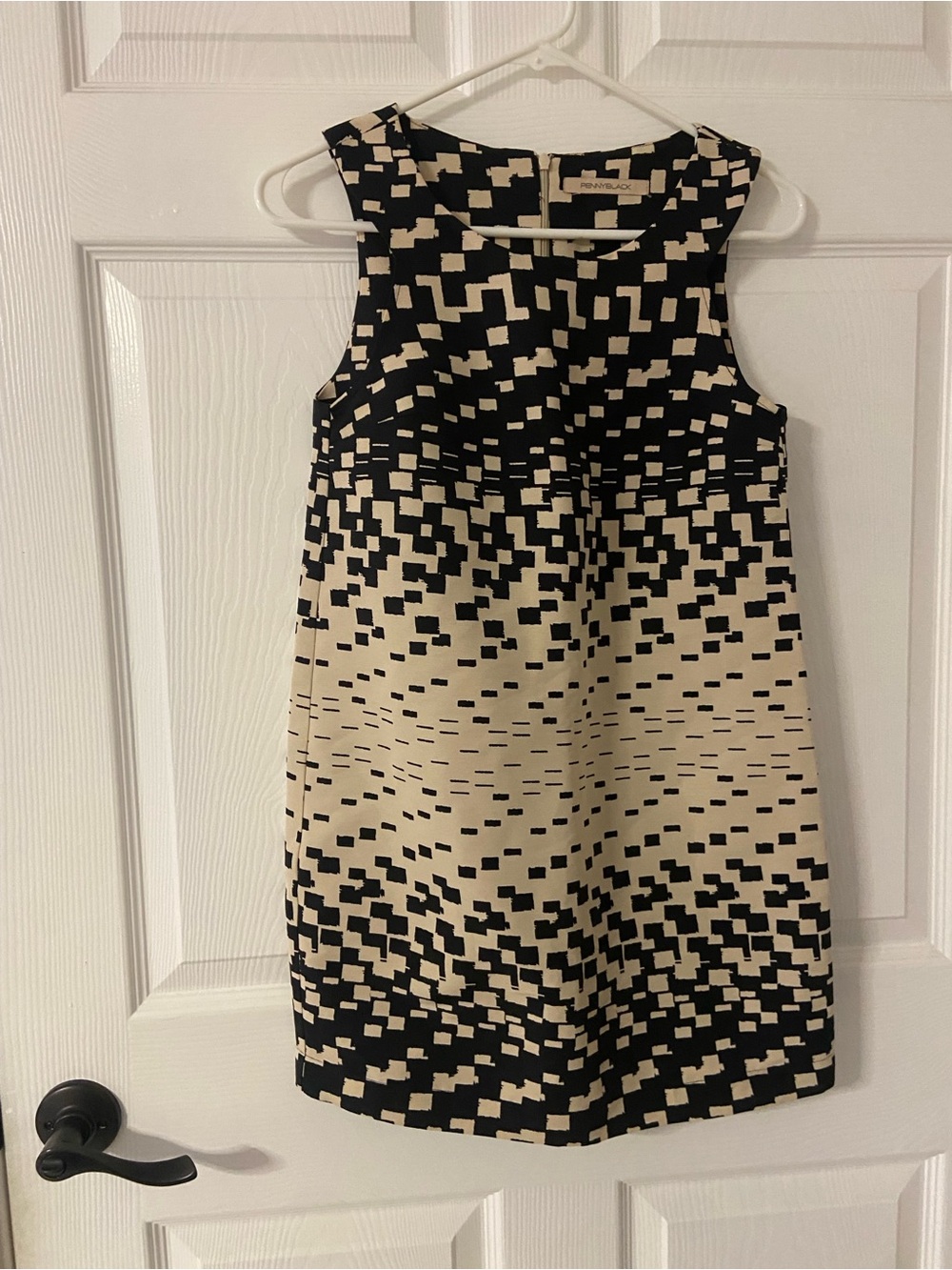 T40a- PENNY BLACK Black-Cream Geometric Sheath Dress